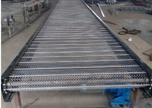 Sistem Konveyor Pendingin Vertikal SS Chain Mesh Conveyor Belt Tenunan Polos Tahan Karat