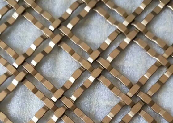 Customisable Herringbone Brass-Ss Decorative Mesh Untuk Membangun Partisi Eksterior Dan Fasad Cladding.