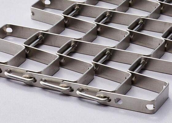 Sabuk Konveyor Jaring Rantai Flat Top Kustom untuk Pengemasan Makanan, Pemrosesan Industri, dan Jalur Konveyor Otomatis