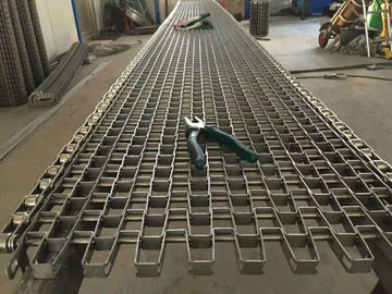Ukuran Lubang Besar Kuat Tepi Conveyor Mesh Stainless Steel Belt Untuk Sistem Cuci