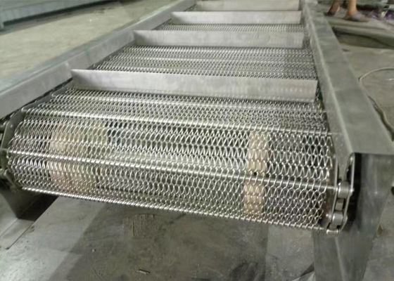 Tenunan Disesuaikan Ss Chain Mesh Conveyor Belt Layanan Hidup Lebih Dari Lima Tahun