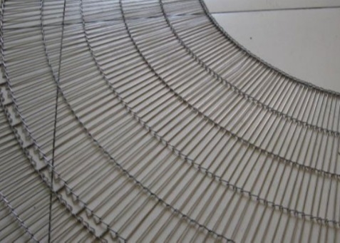 Pengeringan Bagian Dalam 316l Mesh Flat Flex Conveyor Belt Disesuaikan
